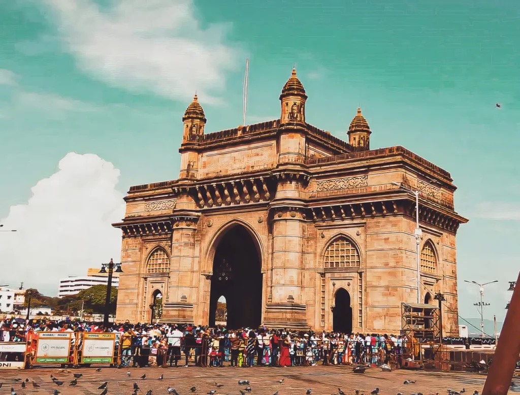 Overview of Gateway of India